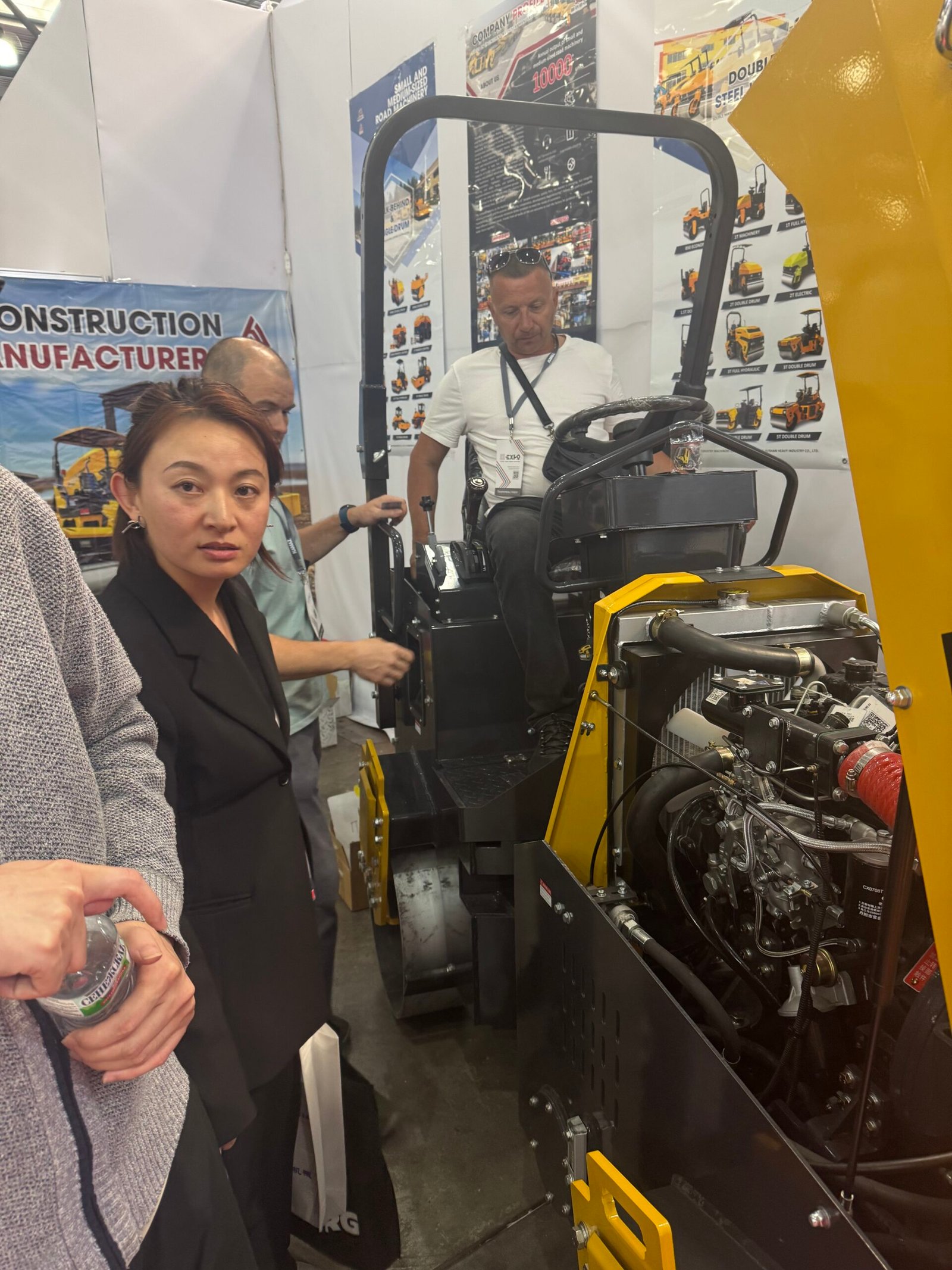 Moscow International consfruc tion Machinery Exhibifion