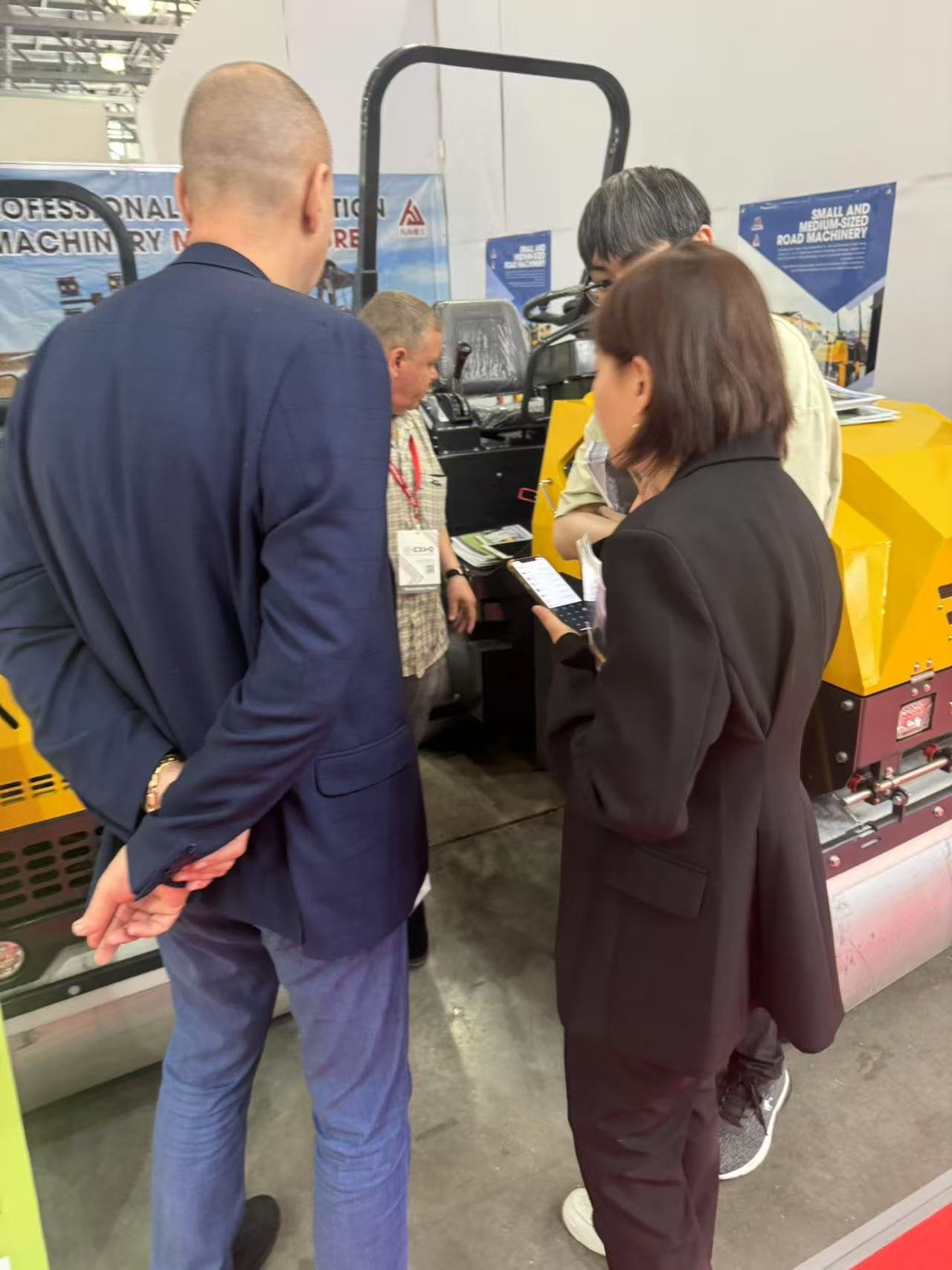 Moscow International consfruc tion Machinery Exhibifion