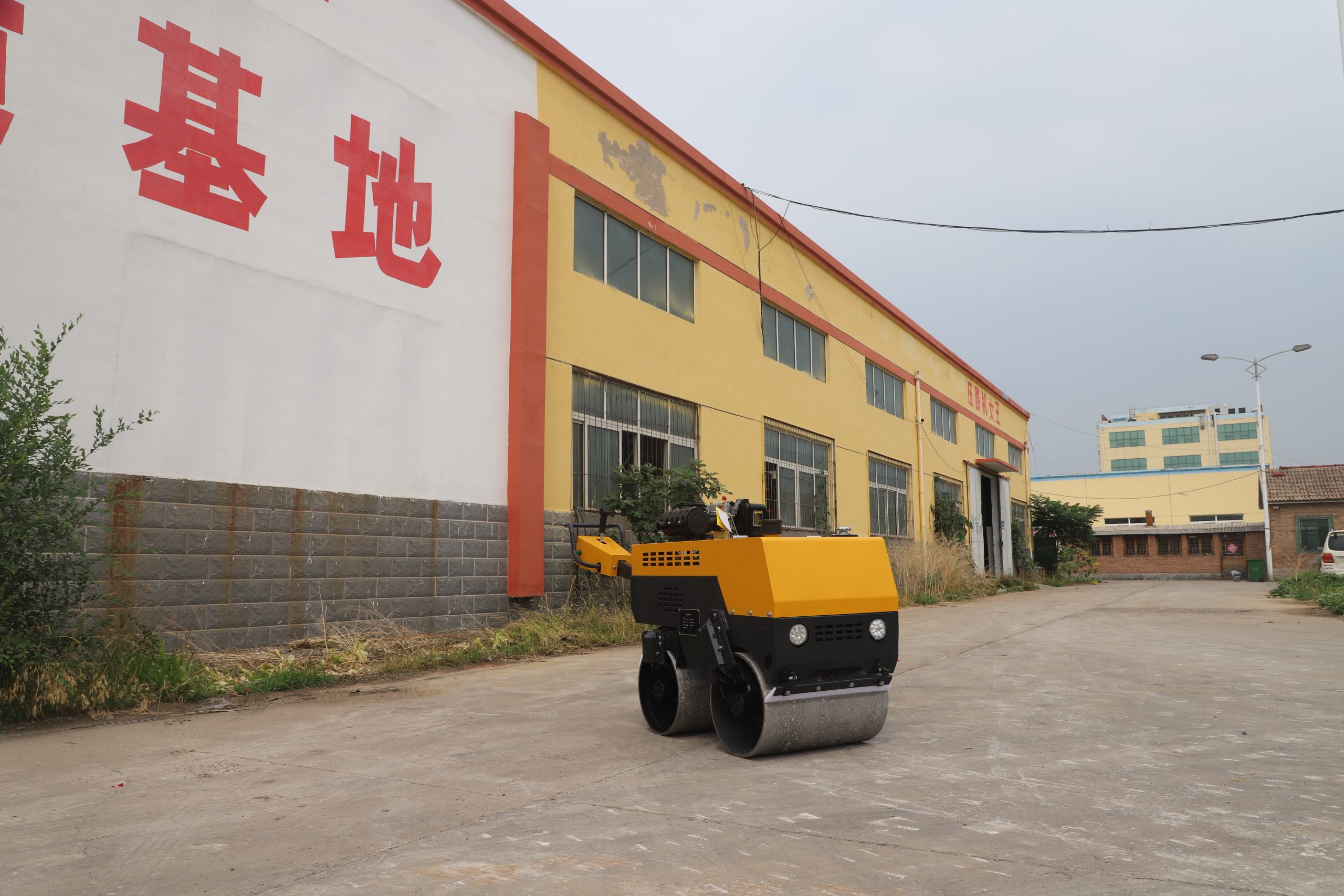 LX008JS 800 kg Fully Hydraulic Walk-Behind Double Drum Roller - Image 4