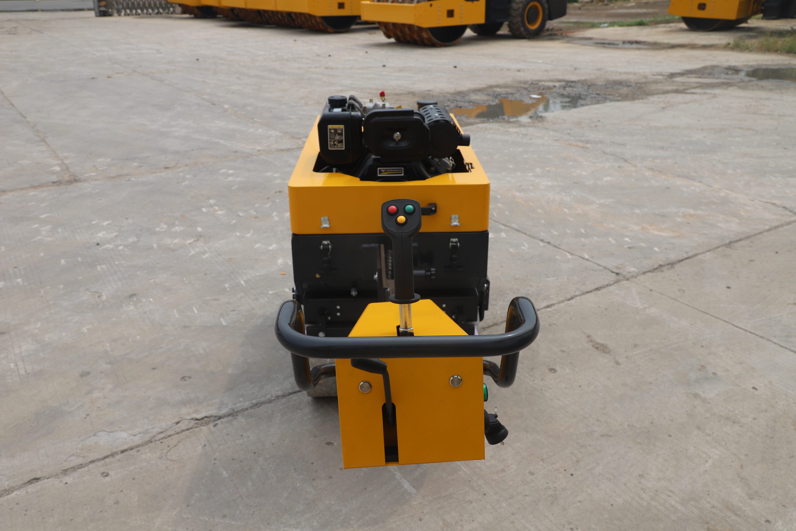 LX008JS 800 kg Fully Hydraulic Walk-Behind Double Drum Roller - Image 3