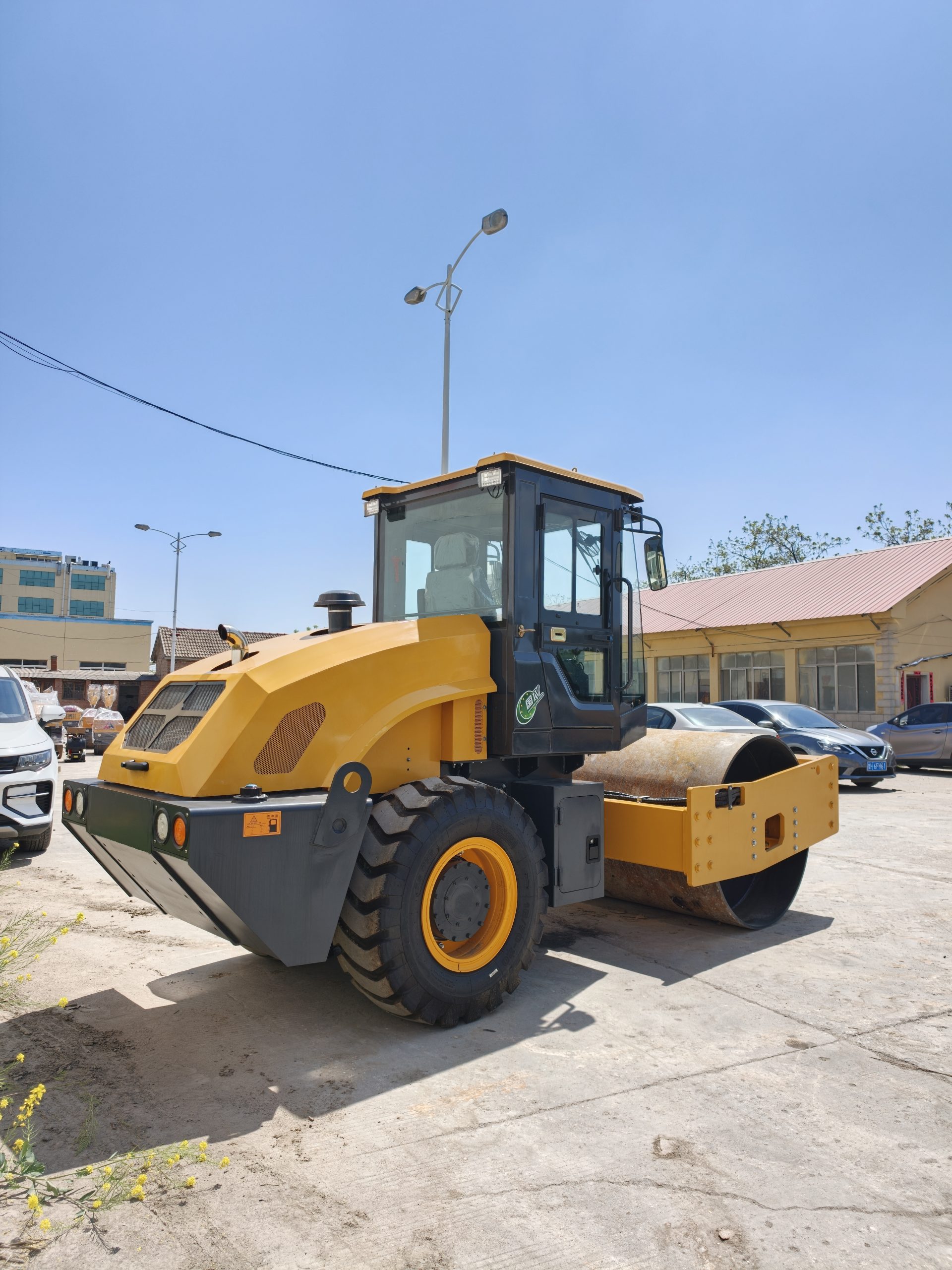 LX06JS 6 Ton Fully Hydraulic Single Drum Vibratory Roller - Image 5