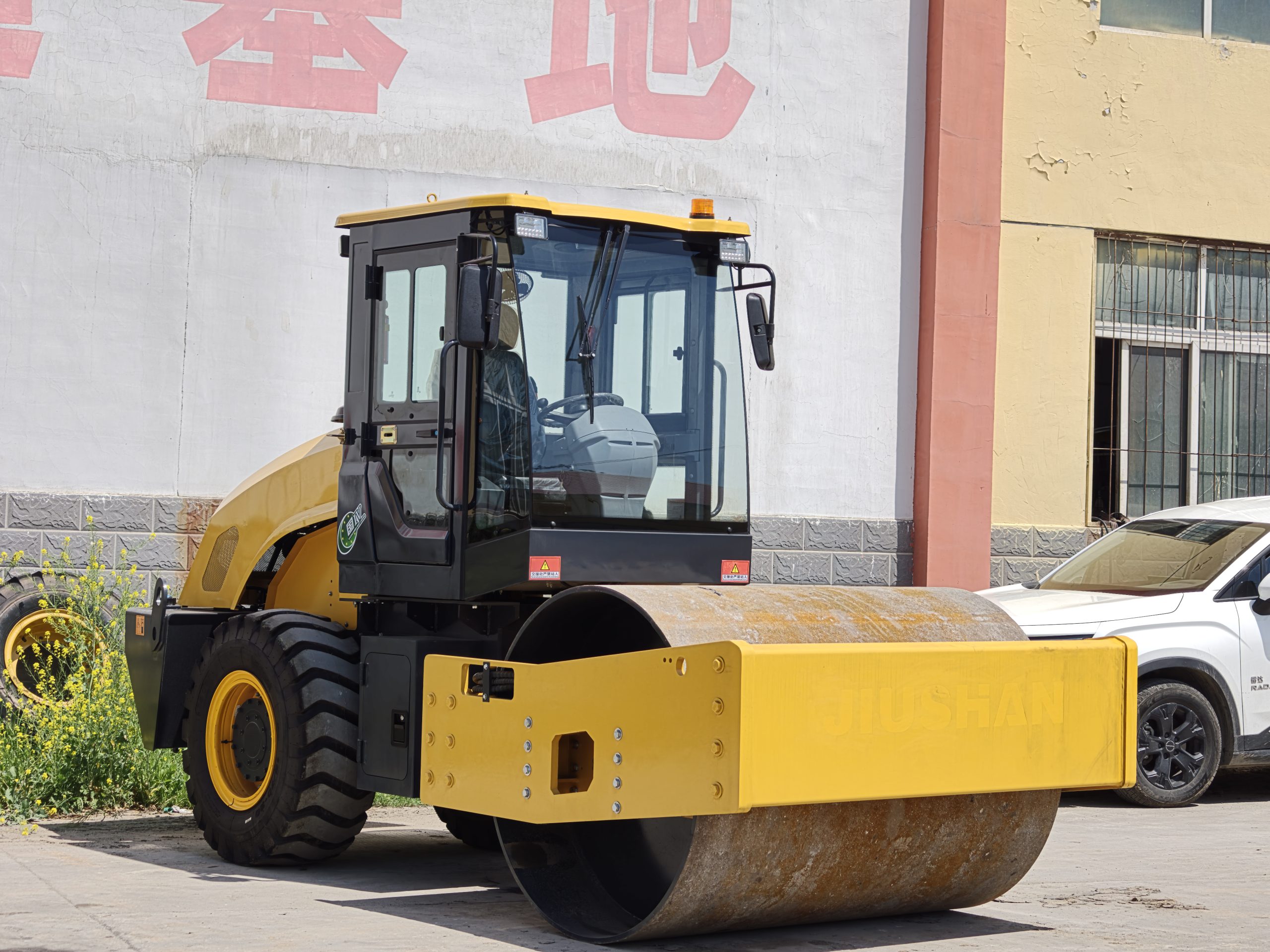 LX06JS 6 Ton Fully Hydraulic Single Drum Vibratory Roller - Image 6