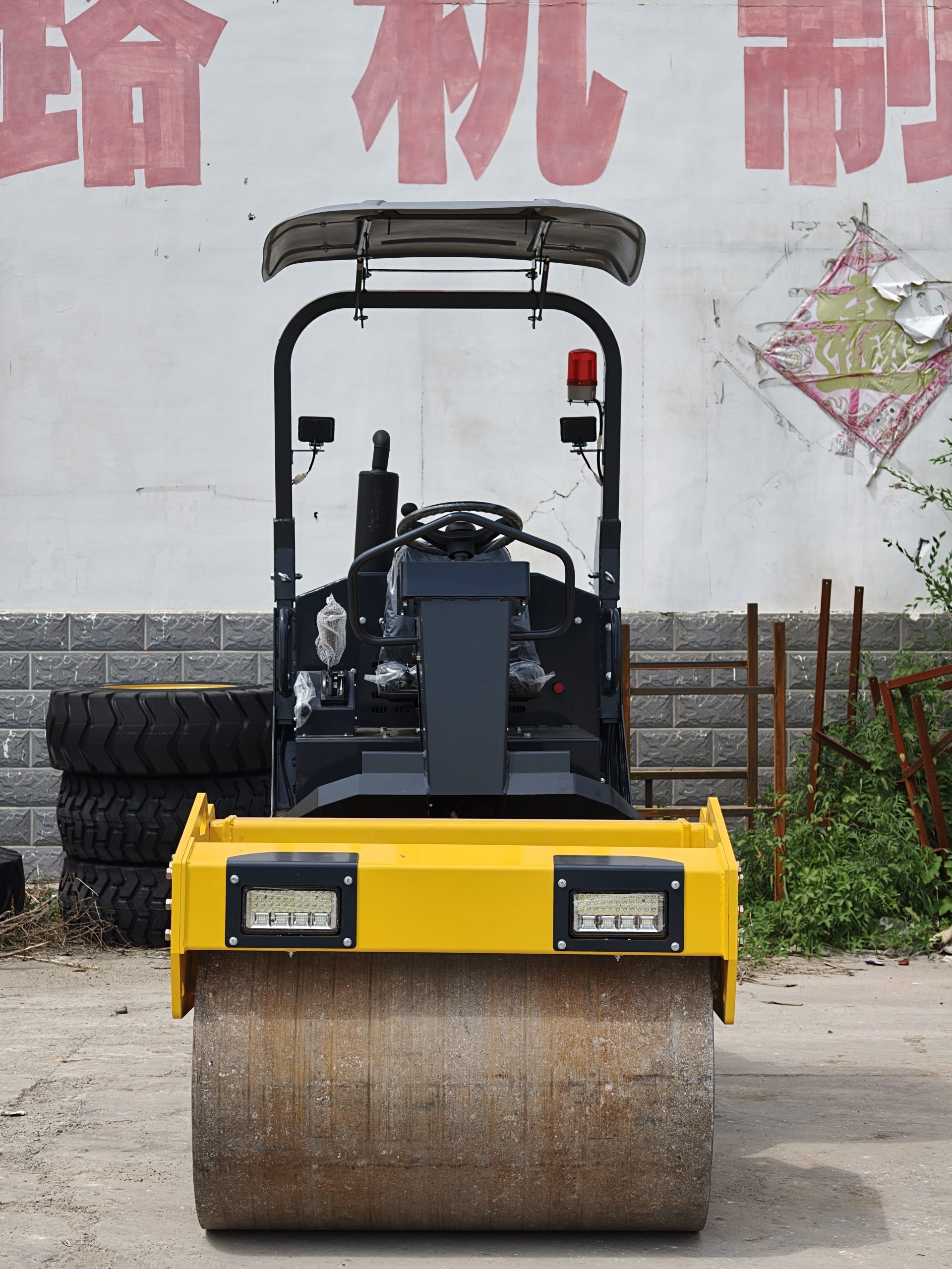 LX35JS 3.5 Ton Fully Hydraulic Single Drum Vibratory Roller - Image 2