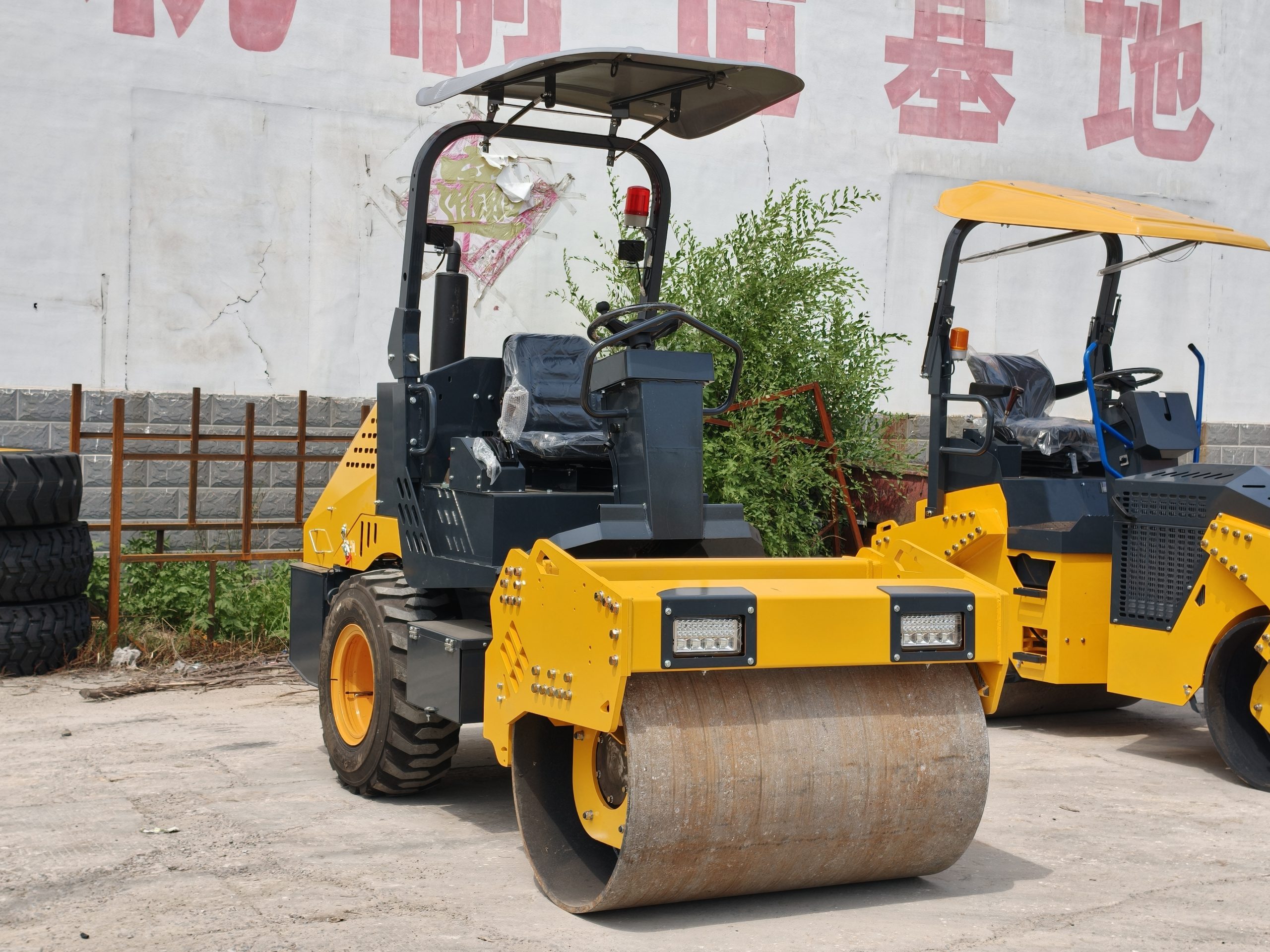 LX35JS 3.5 Ton Fully Hydraulic Single Drum Vibratory Roller - Image 3