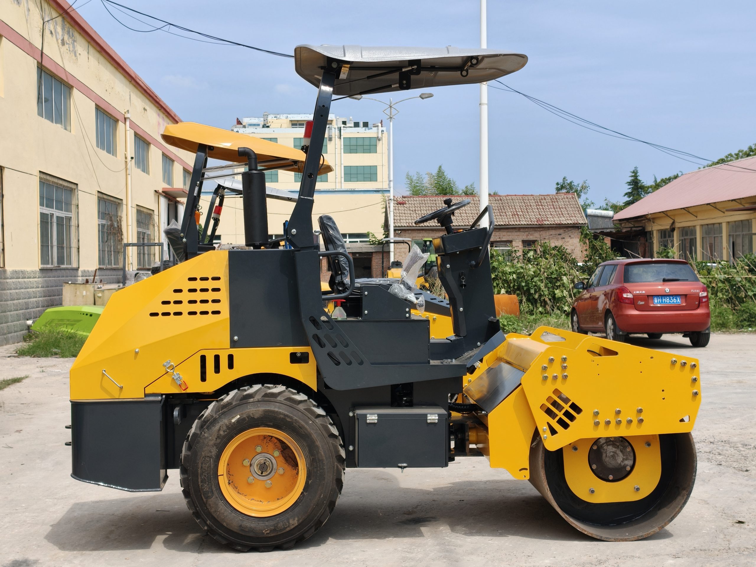 LX35JS 3.5 Ton Fully Hydraulic Single Drum Vibratory Roller - Image 5