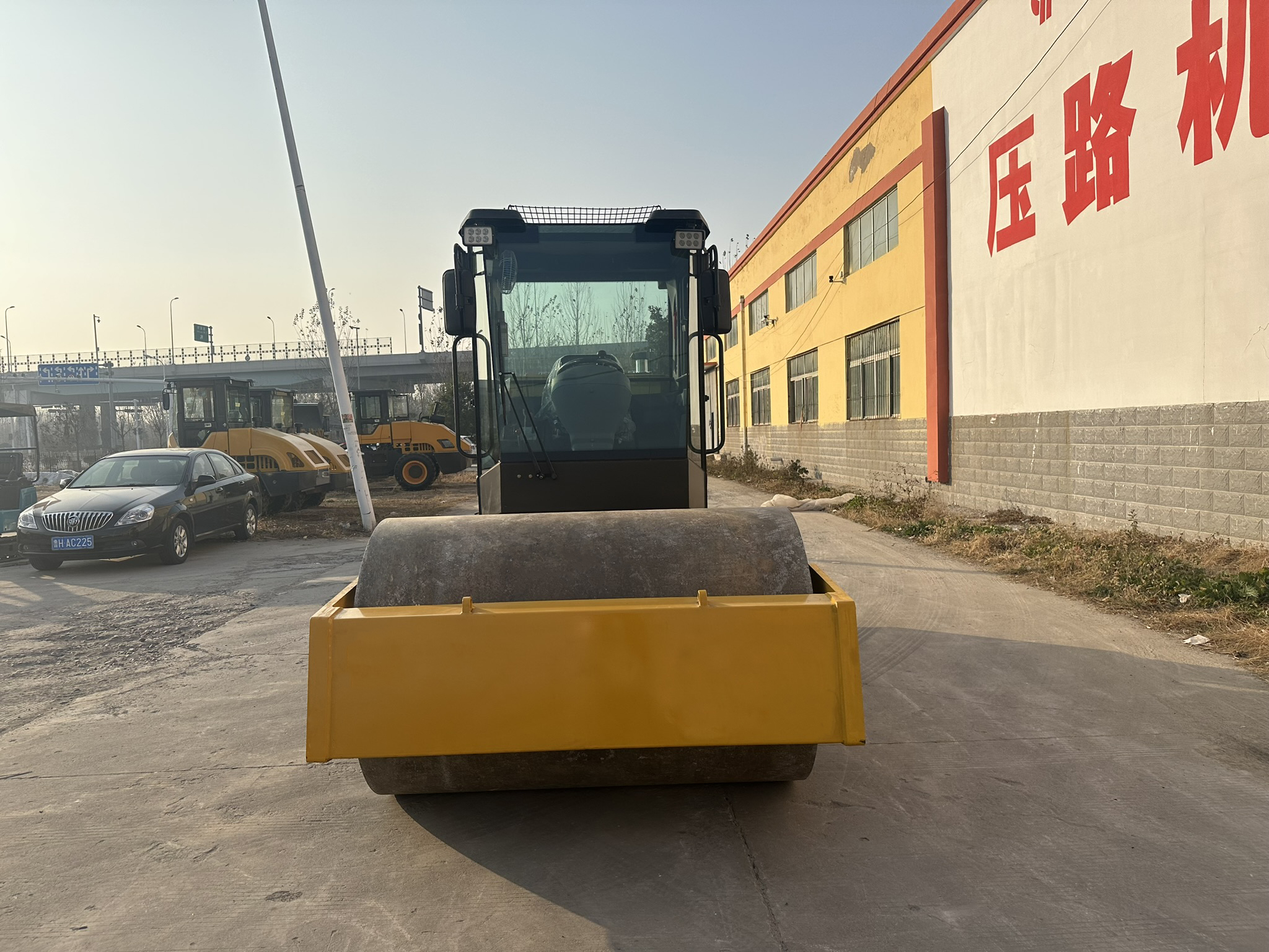 LX04JS 4 Ton Single Drum Vibratory Roller - Image 2