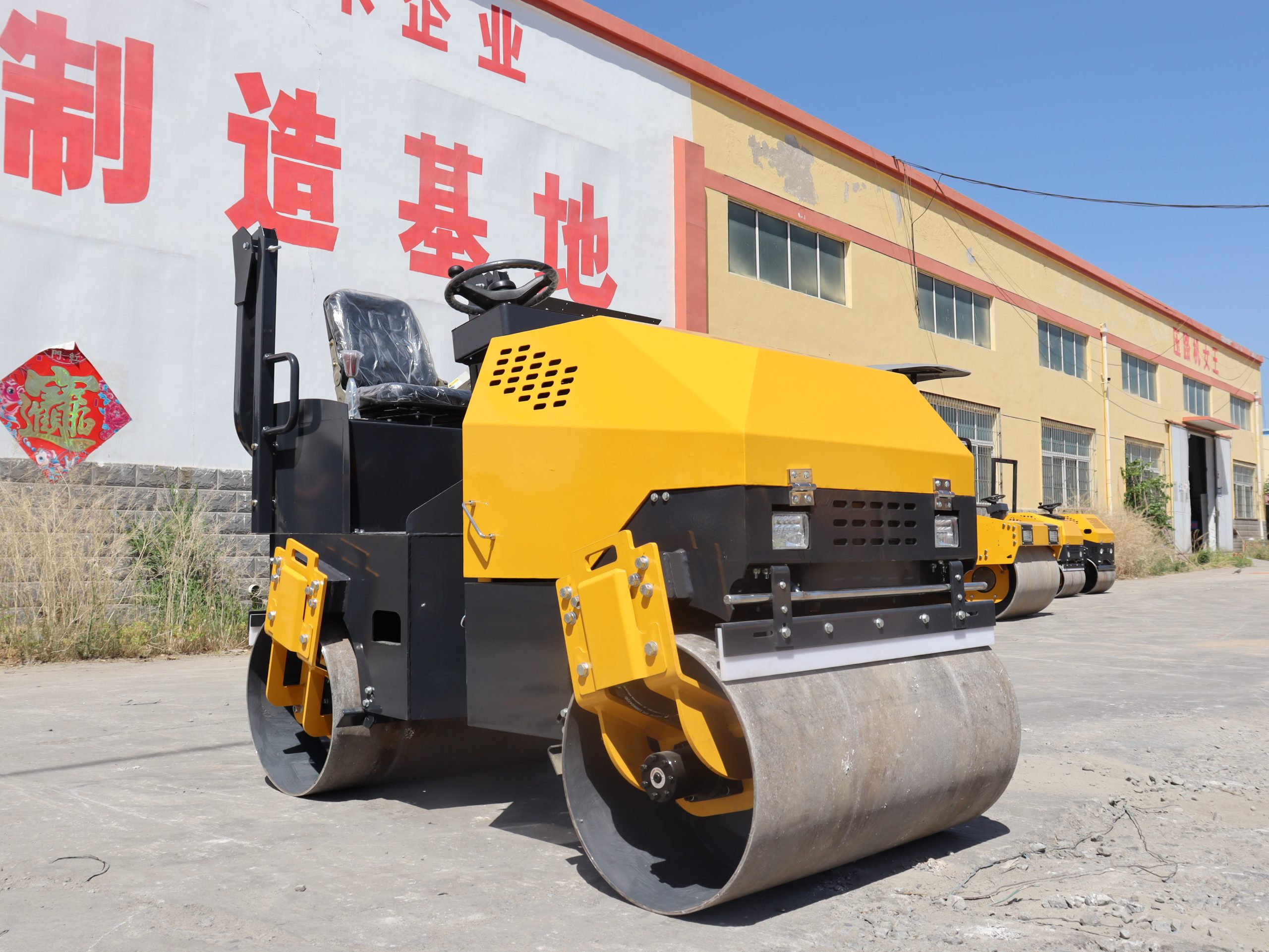 LX02JS 2 Ton Fully Hydraulic Double Drum Vibratory Roller - Image 6