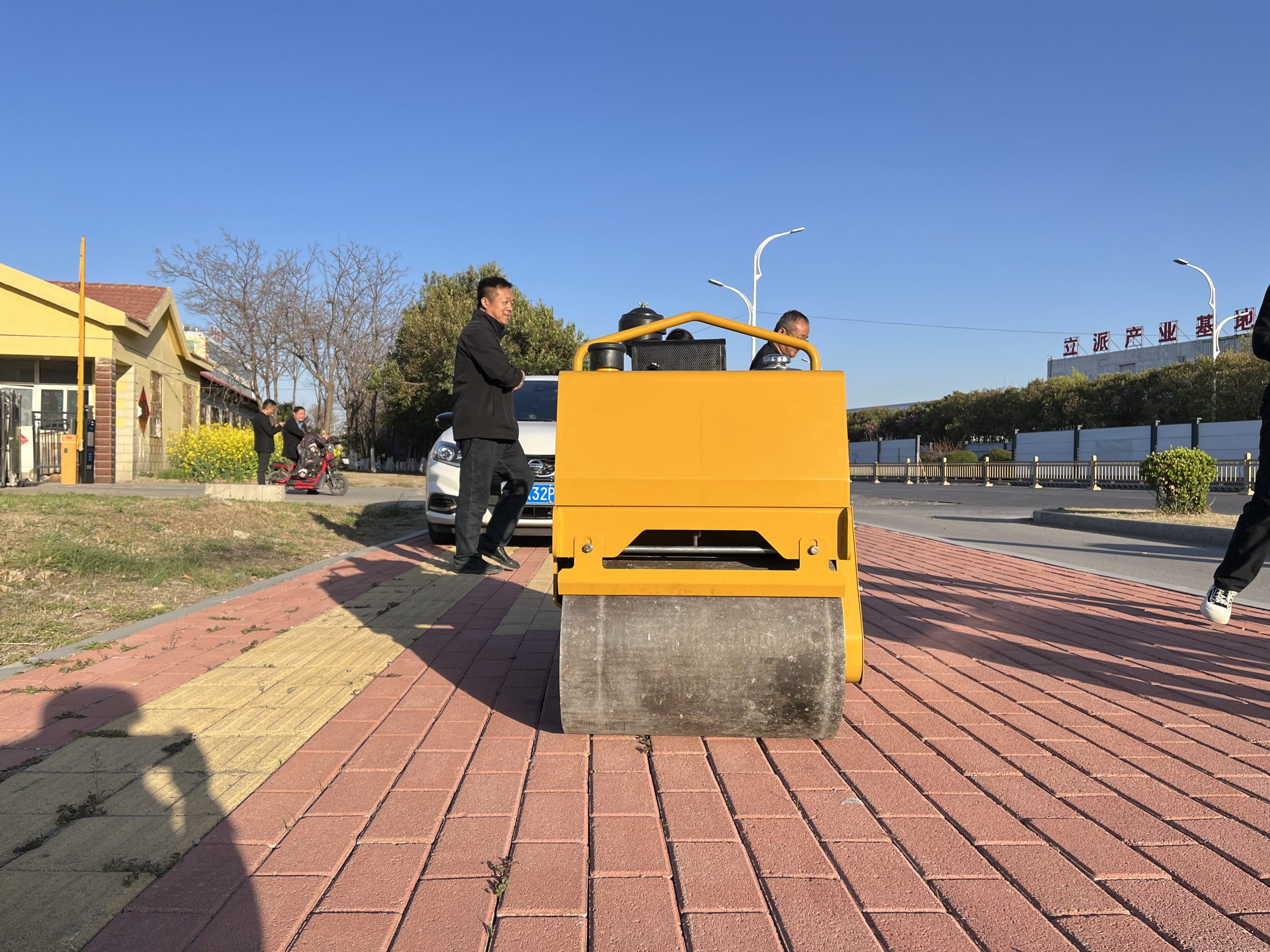 500 kg Walk-Behind Double Drum Vibratory Roller - Standard Export Version - Image 2