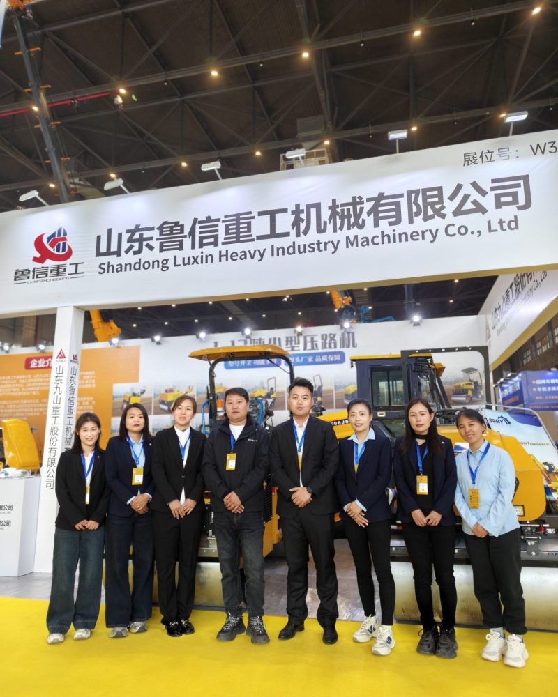 LUXIN road roller production and quality inspection